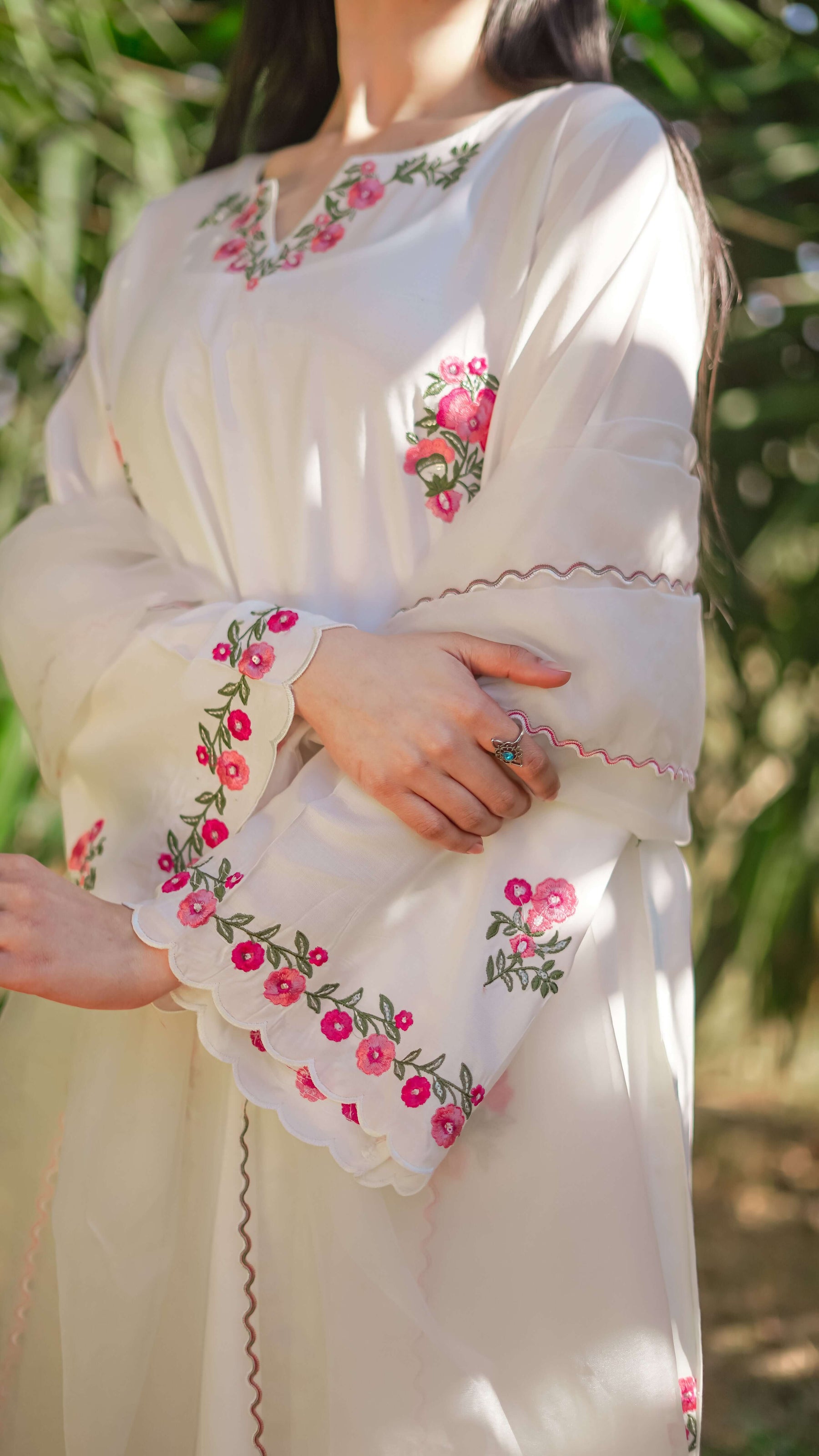 3 piece embroidered lawn suit Z-01
summer lawn suit for women 2025
stitched lawn suit with chiffon dupatta